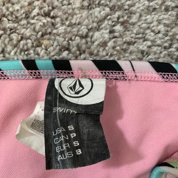 Volcom Bikini - Picture 3 of 3